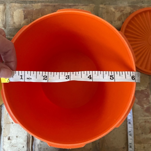 Tupperware - Picture 2 of 14